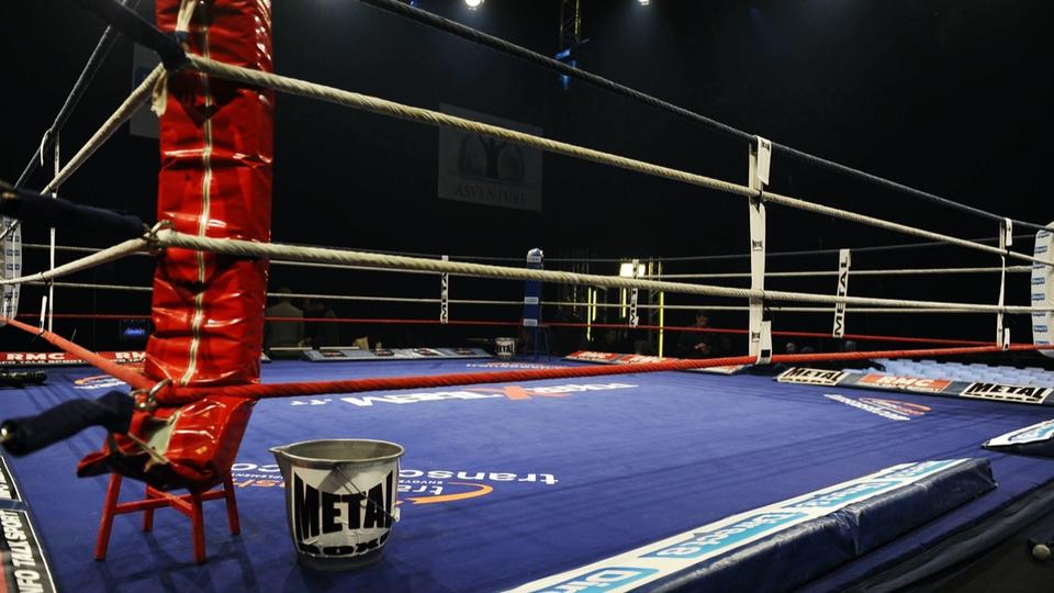 Vidéo : l'effrayant KO infligé au boxeur Michael Conlan tombé hors du ring