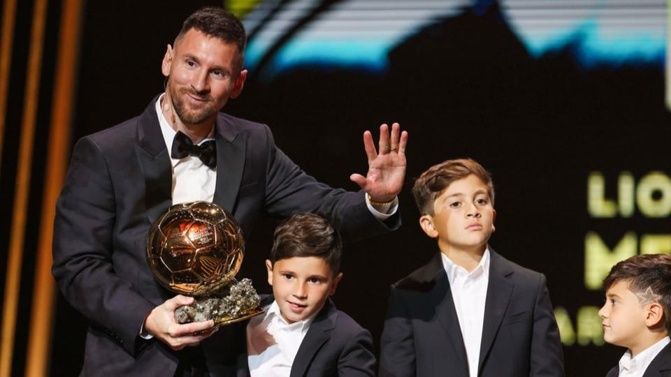 Ballon d'or 2023 : pourquoi Lionel Messi n'a pas cité une fois le PSG lors de la cérémonie ?