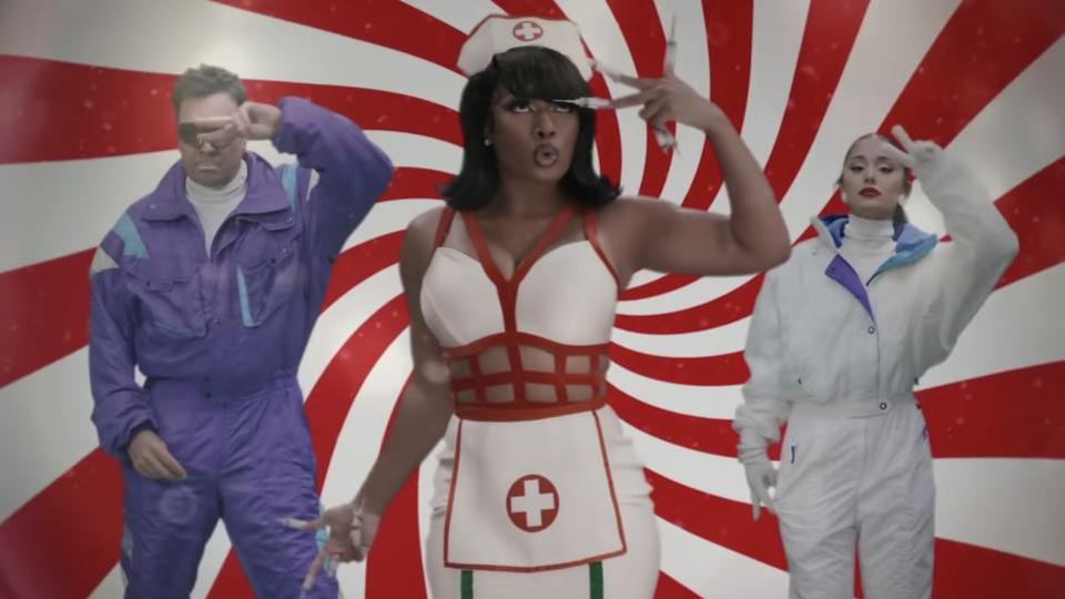 «It was a... masked Christmas» : découvrez le single de Noël de Jimmy Fallon en trio avec Ariana Grande et Megan Thee Stallion