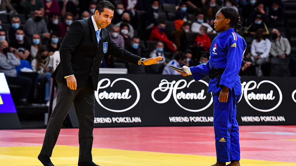 Judo : la française Priscilla Gneto disqualifiée après avoir perdu son portable en plein combat (Vidéo)