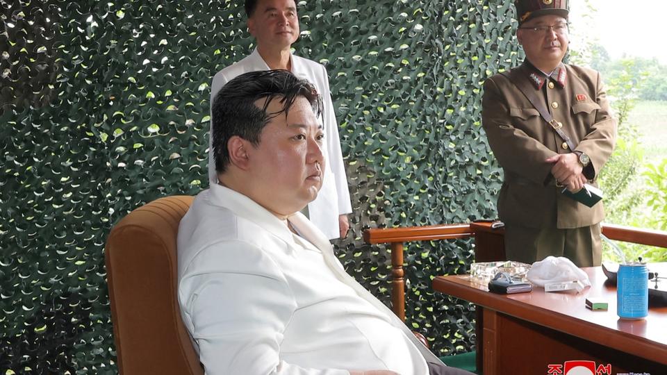 Corée du Nord : quel est ce mystérieux téléphone pliable que possède Kim Jong-un ?