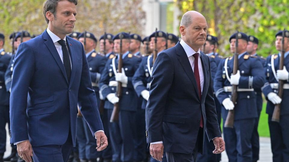 Guerre en Ukraine : Emmanuel Macron et Olaf Scholz dressent une liste de demandes à Vladimir Poutine