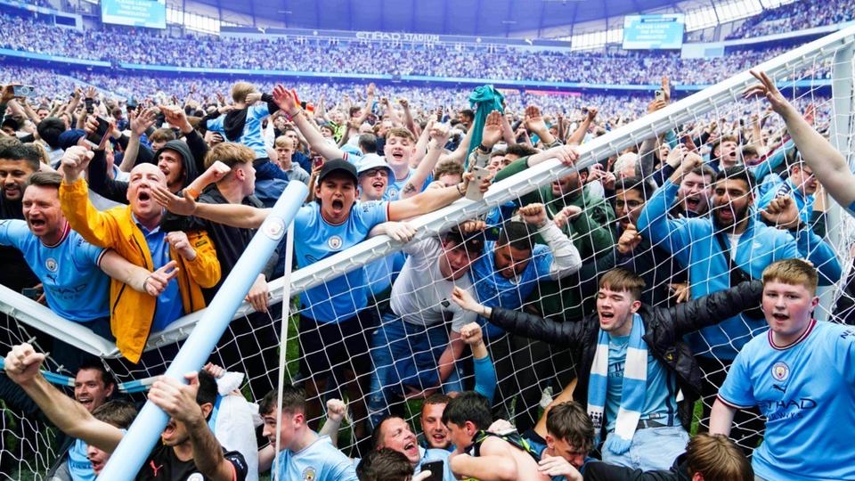 Deux supporters de Manchester City arrêtés après avoir agressé le gardien d'Aston Villa