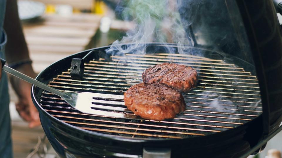 Ces 10 astuces efficaces pour nettoyer facilement un barbecue