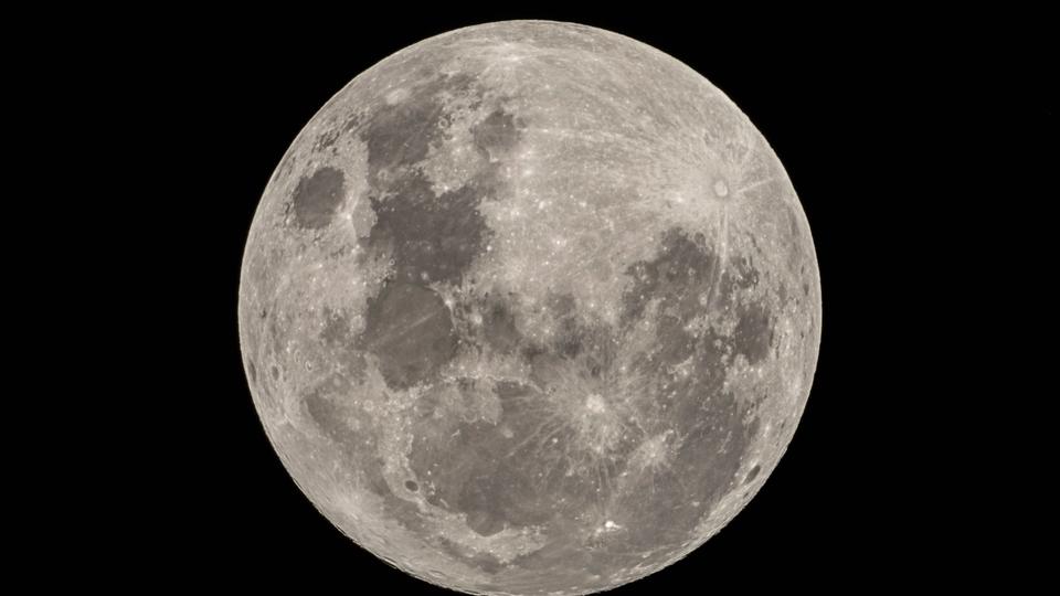 Espace : la Chine confirme la présence d'eau sur la Lune, une première