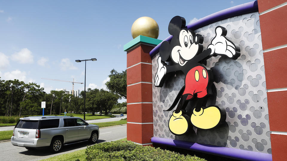 Mickey Mouse : la célèbre souris pourrait bientôt ne plus être la propriété exclusive de Disney