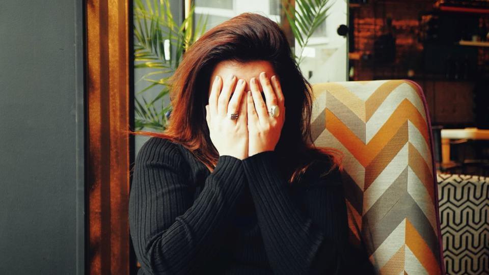 Les femmes souffrent plus de maux de tête que les hommes, selon une étude