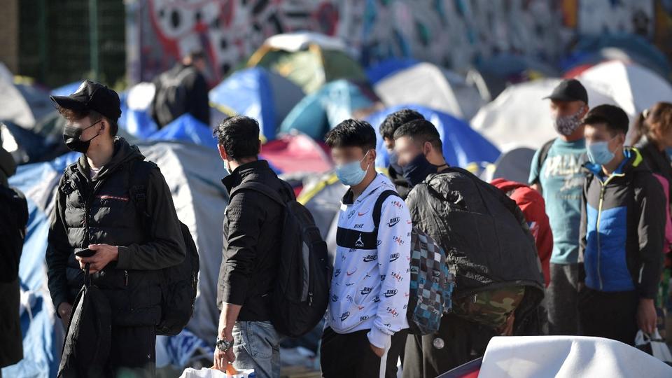 Paris : un campement de près de 380 migrants évacué près de la porte de Pantin