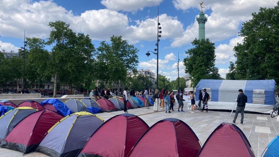 Paris : le campement de mineurs isolés place de la Bastille évacué