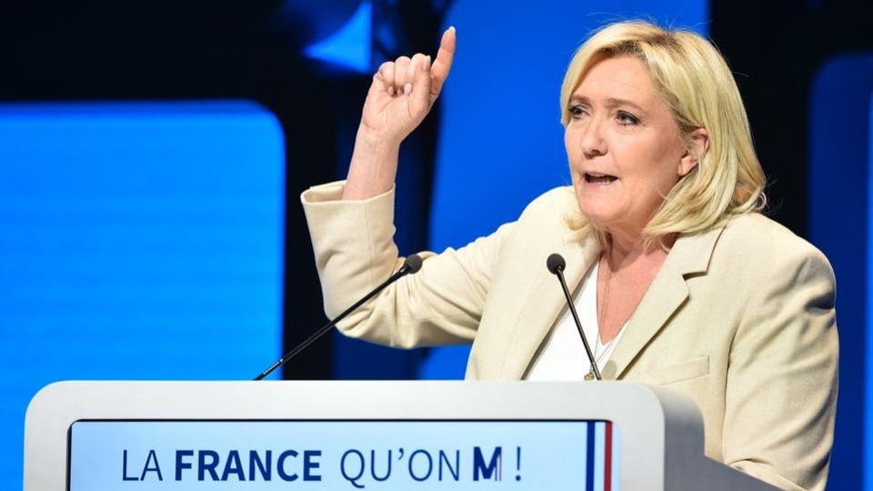 Présidentielle 2022 : quelle serait la première mesure de Marine Le Pen à l'Elysée ?
