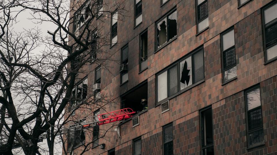 New York : au moins 19 morts dont 9 enfants dans l'incendie d'un immeuble