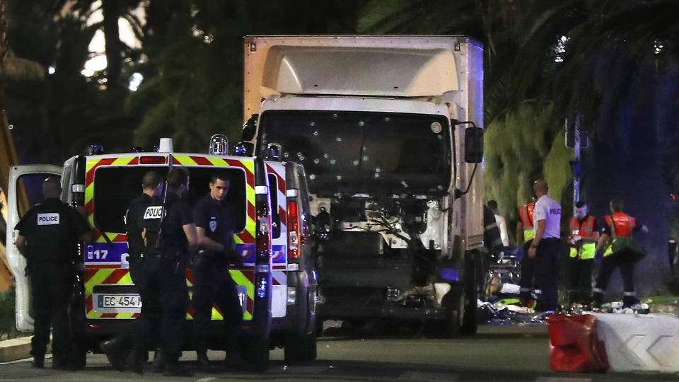 Procès de l'attentat de Nice : qui est Mohamed Lahouaiej-Bouhlel, le chauffeur du camion-bélier abattu par la police à l'issue du carnage ?