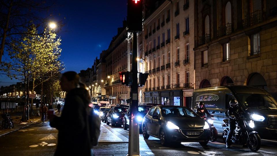 Paris : la «zone à trafic limité» reportée à 2024, la préfecture de police émet de «fortes réserves»