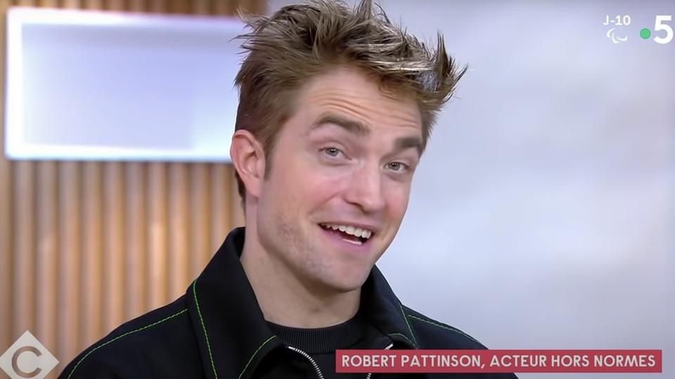 «J'ai son 06» : Robert Pattinson n'en revient pas d'avoir le numéro de téléphone de Juliette Binoche