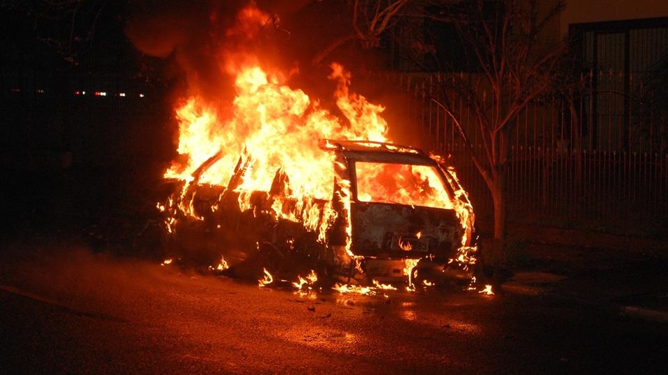Marseille : un corps calciné retrouvé près d'une voiture incendiée