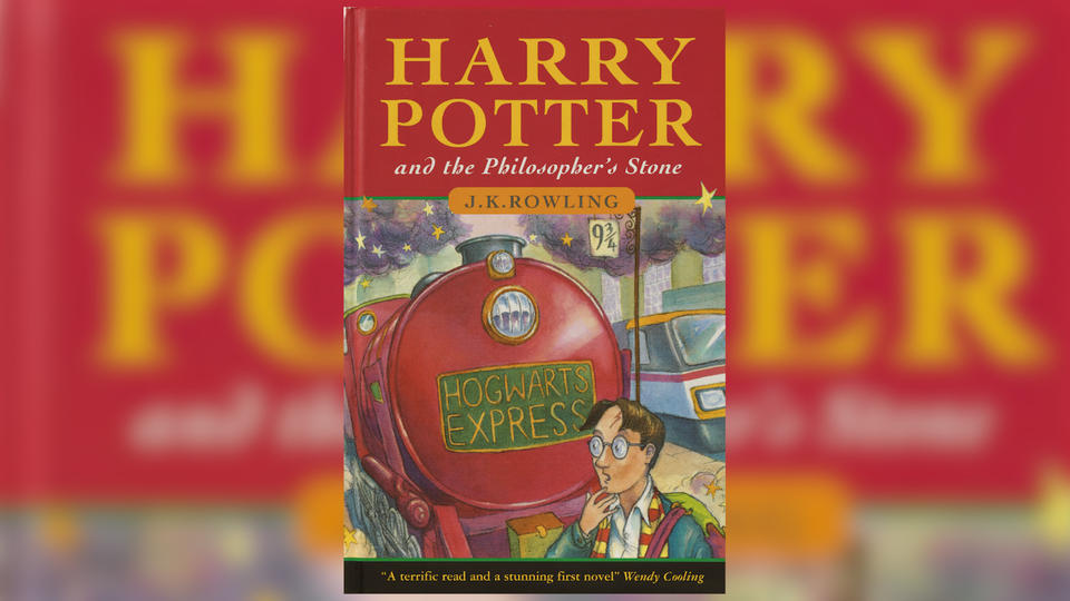 Harry Potter : un exemplaire du premier roman sur la vie du jeune sorcier va être vendu aux enchères