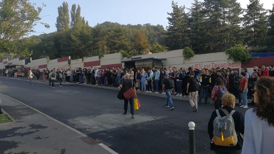 Essonne : l'enfer des usagers pour aller et venir à l'université de Paris-Saclay