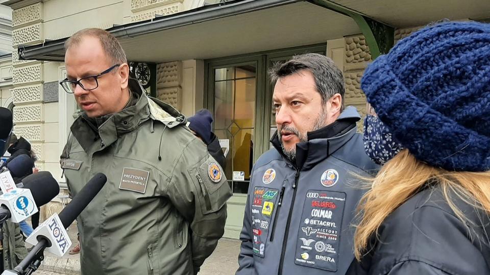 «Ton ami Poutine» : Matteo Salvini pris à partie par un maire à la frontière polonaise (vidéo)