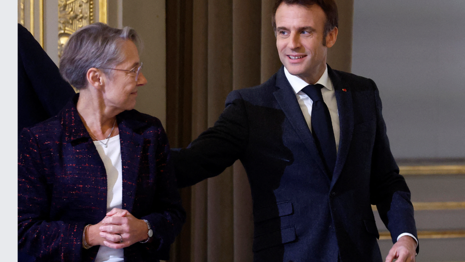 La popularité d'Emmanuel Macron et d'Elisabeth Borne en baisse