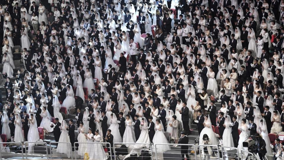 Sectes : qu'est-ce que l'Eglise de l'Unification dont le Japon veut la dissolution ?