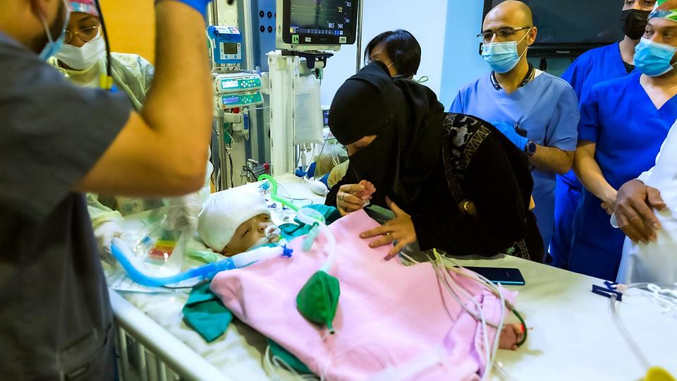 Arabie saoudite : un des jumeaux siamois yéménites séparés lors d'une périlleuse opération est décédé