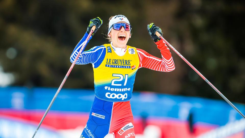 Ski de fond : la Française Delphine Claudel signe une victoire historique en Coupe du monde