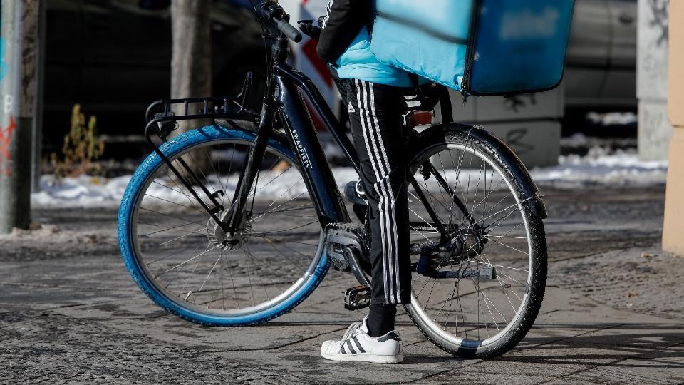 Paris : quelle est cette marque de vélo électrique, de plus en plus plébiscitée par les livreurs à domicile ?