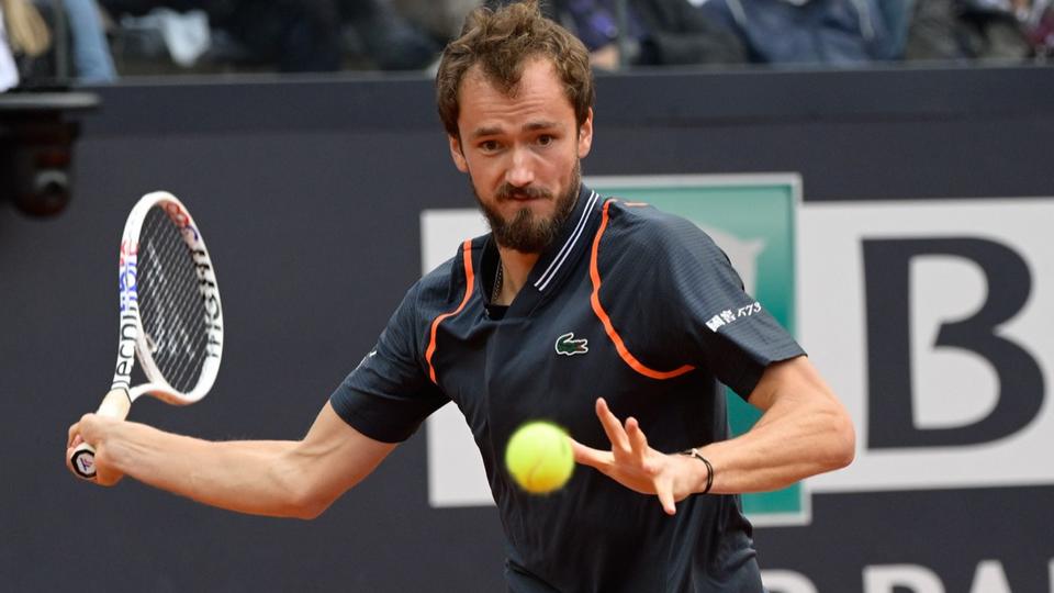 Tennis : Daniil Medvedev décroche son tout premier tournoi sur terre battue
