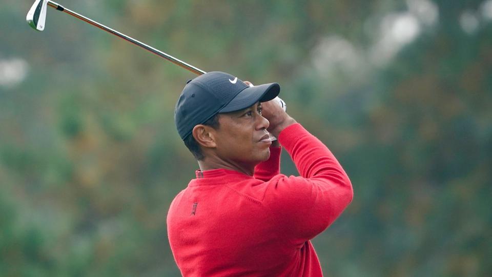 Vidéo : Tiger Woods tape à nouveau dans la balle