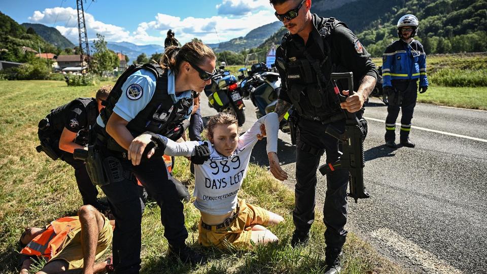 Tour de France 2022 : les activistes de Dernière rénovation condamnés après leur interruption de la course