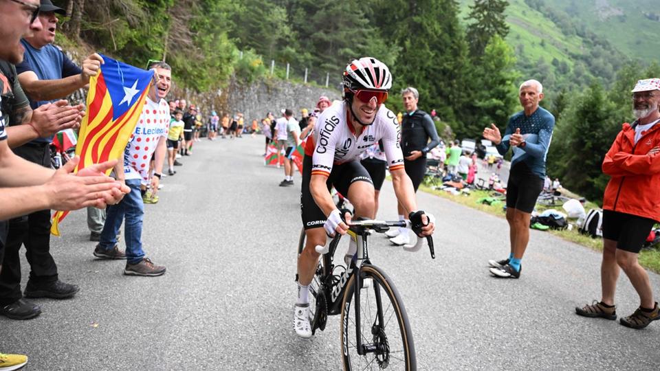 Tour de France 2023 : Ion Izagirre s'offre la 12e étape en solitaire, Jonas Vingegaard reste en jaune