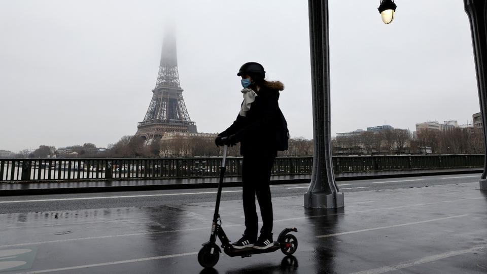 Paris : dans 73% des accidents de trottinettes électriques, les conducteurs tenus responsables