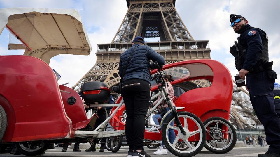 Paris : la préfecture de police accélère sa lutte contre les tuk-tuks illégaux