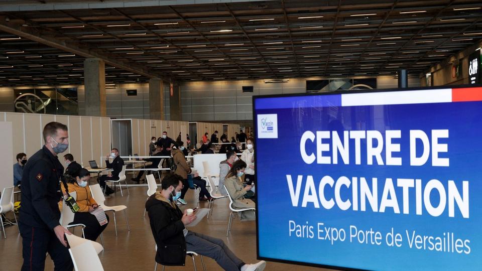 Paris : 3 vaccinodromes rouvrent leurs portes pour faire face à l'ampleur de la 5e vague