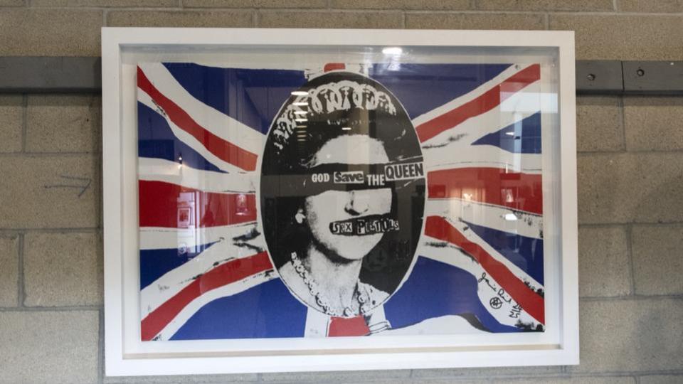 «God Save the Queen» : le jour où les Sex Pistols ont fait trembler la monarchie britannique