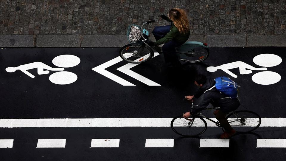Paris : pour «rationaliser» ses dépenses, la Ville va raboter son aide à l'achat d'un vélo électrique