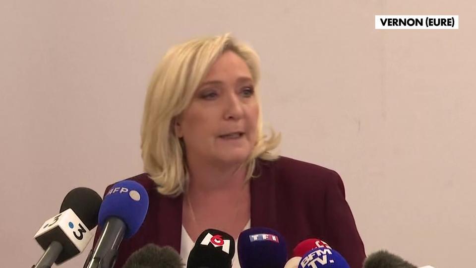 DIRECT - Présidentielle 2022 : Marine Le Pen tient une conférence de presse depuis Vernon