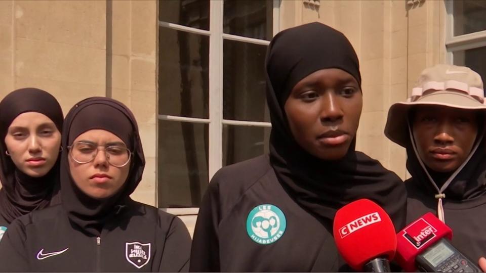«C'est incompréhensible que des femmes voilées soient interdites de jouer au football en compétition», affirme la présidente des hijabeuses