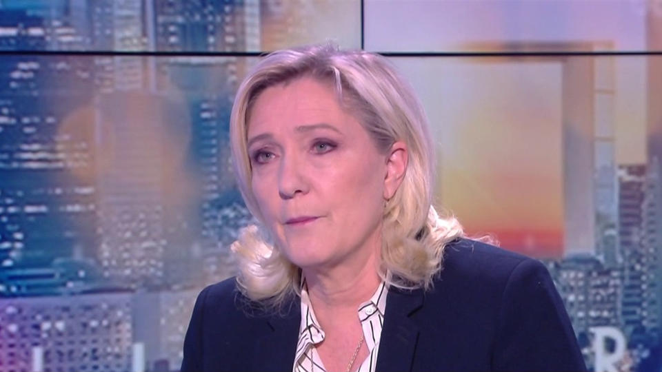 Marine Le Pen : «les policiers sont désarmés moralement»