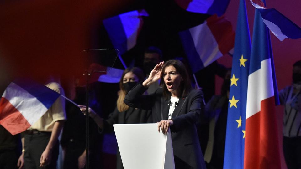 Nouvel an : les candidats à la présidentielle présentent leurs voeux et devancent Emmanuel Macron