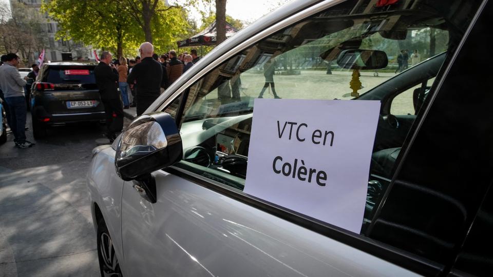 Île-de-France : Rungis bloqué par des VTC qui manifestent contre la hausse du prix des carburants