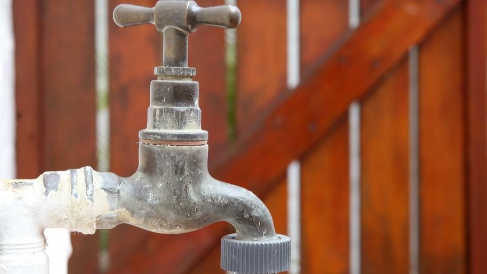 Sécheresse : pourquoi cette commune a-t-elle été privée d'eau potable durant plusieurs jours ?