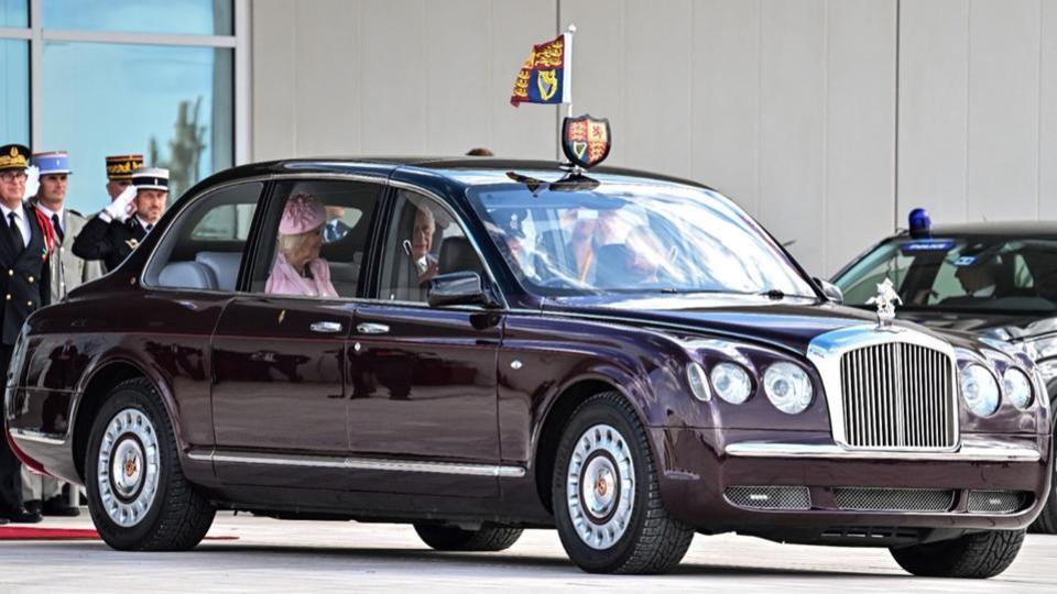 Visite de Charles III en France : pourquoi la voiture utilisée par le roi d'Angleterre est-elle si spéciale ?