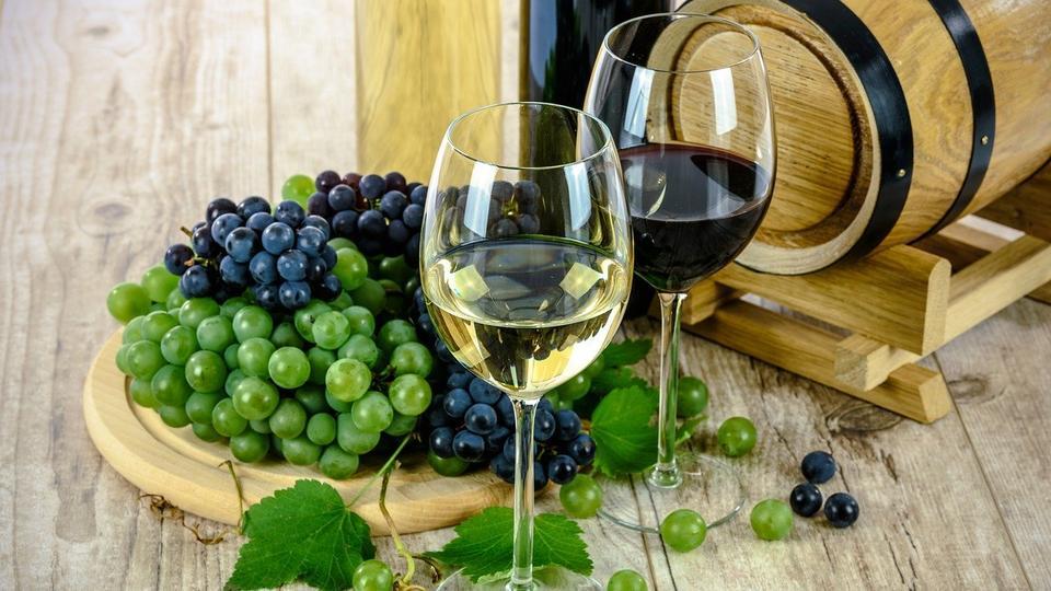 Vin rouge, vin blanc, y-a-t-il vraiment un ordre à respecter pour ne pas être malade ?