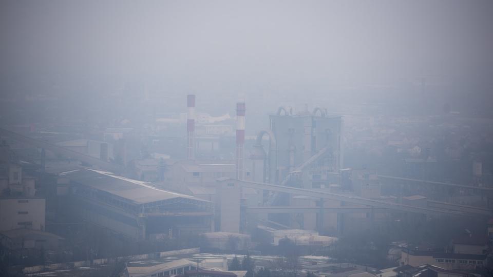 Environment: A study says that 98% of Europeans breathe air polluted by fine particles.