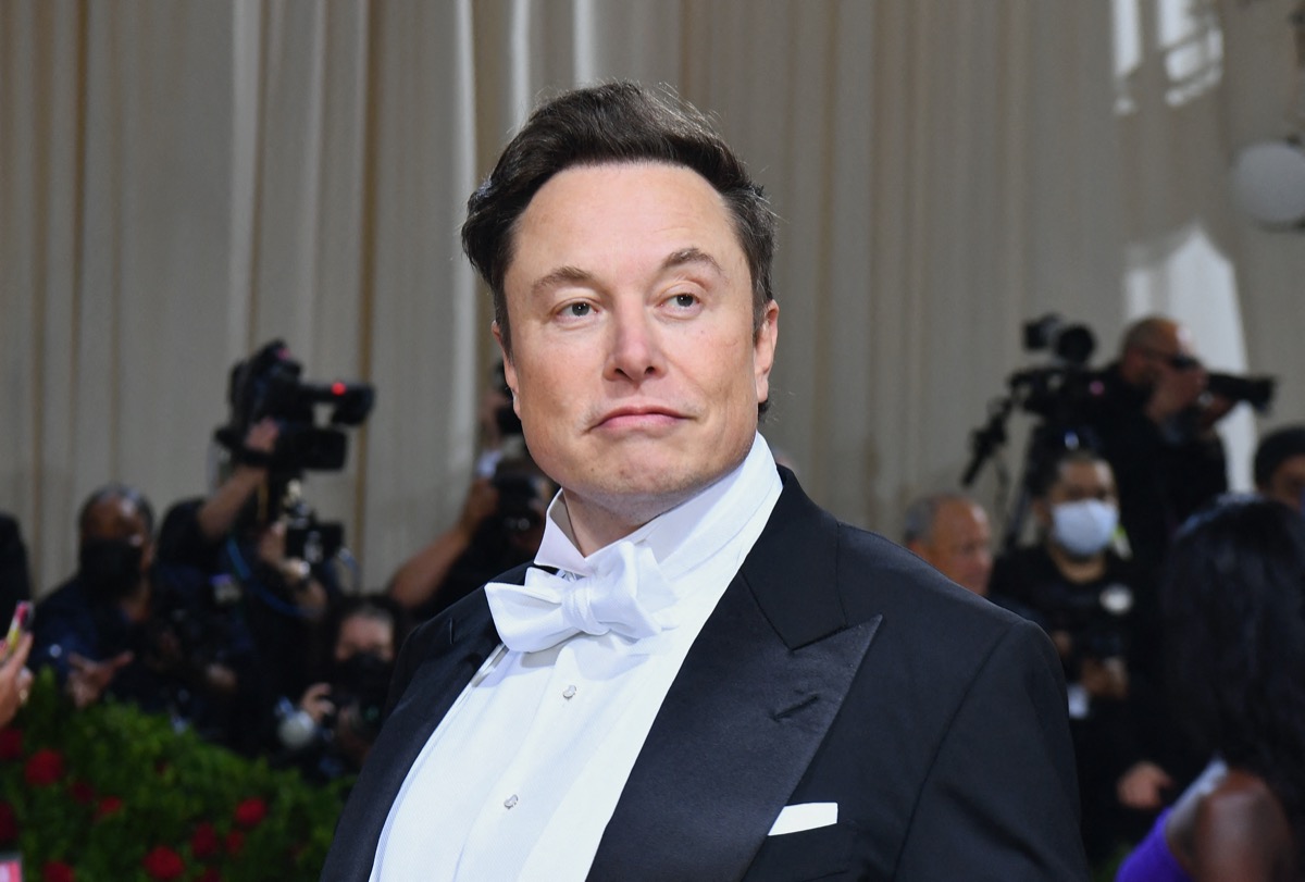 Elon Musk est accusé de harcèlement sexuel par une hôtesse de l'air de SpaceX - CNEWS