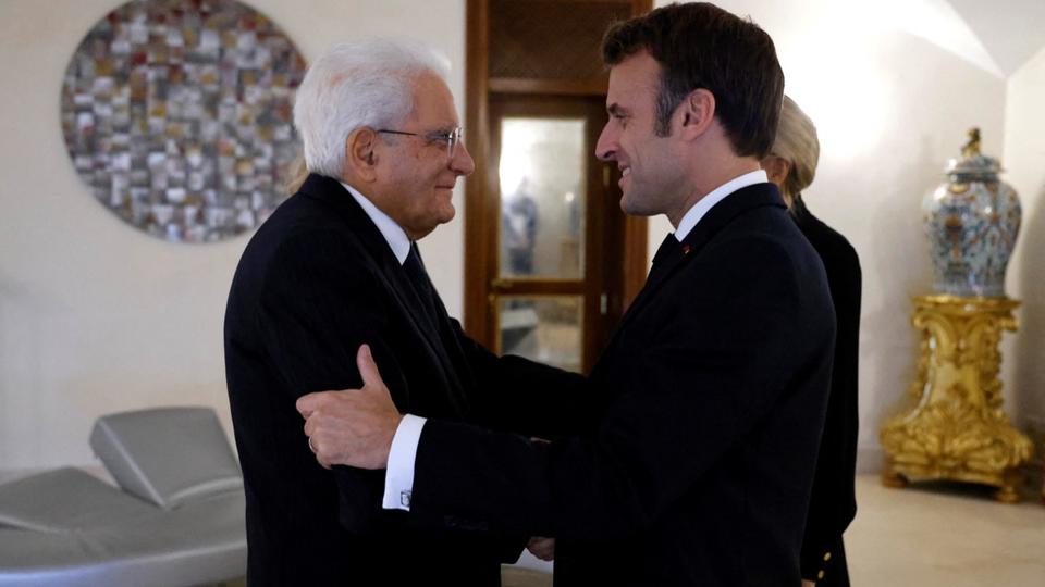 In nome delle “relazioni speciali” tra Parigi e Roma, Emmanuel Macron riceverà il 7 giugno il presidente della Repubblica italiana Sergio Mattarella.
