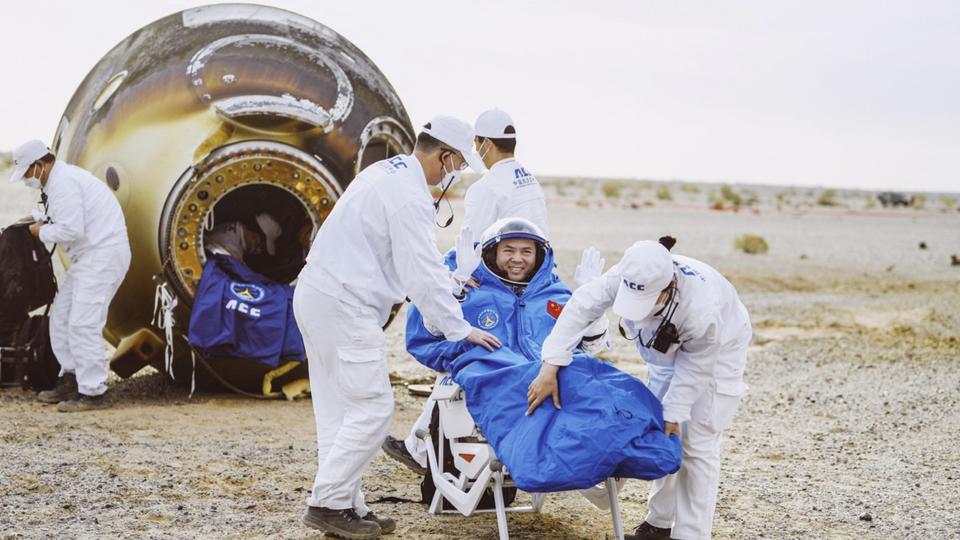 Spazio: tre astronauti cinesi tornano sulla Terra dopo una missione di sei mesi