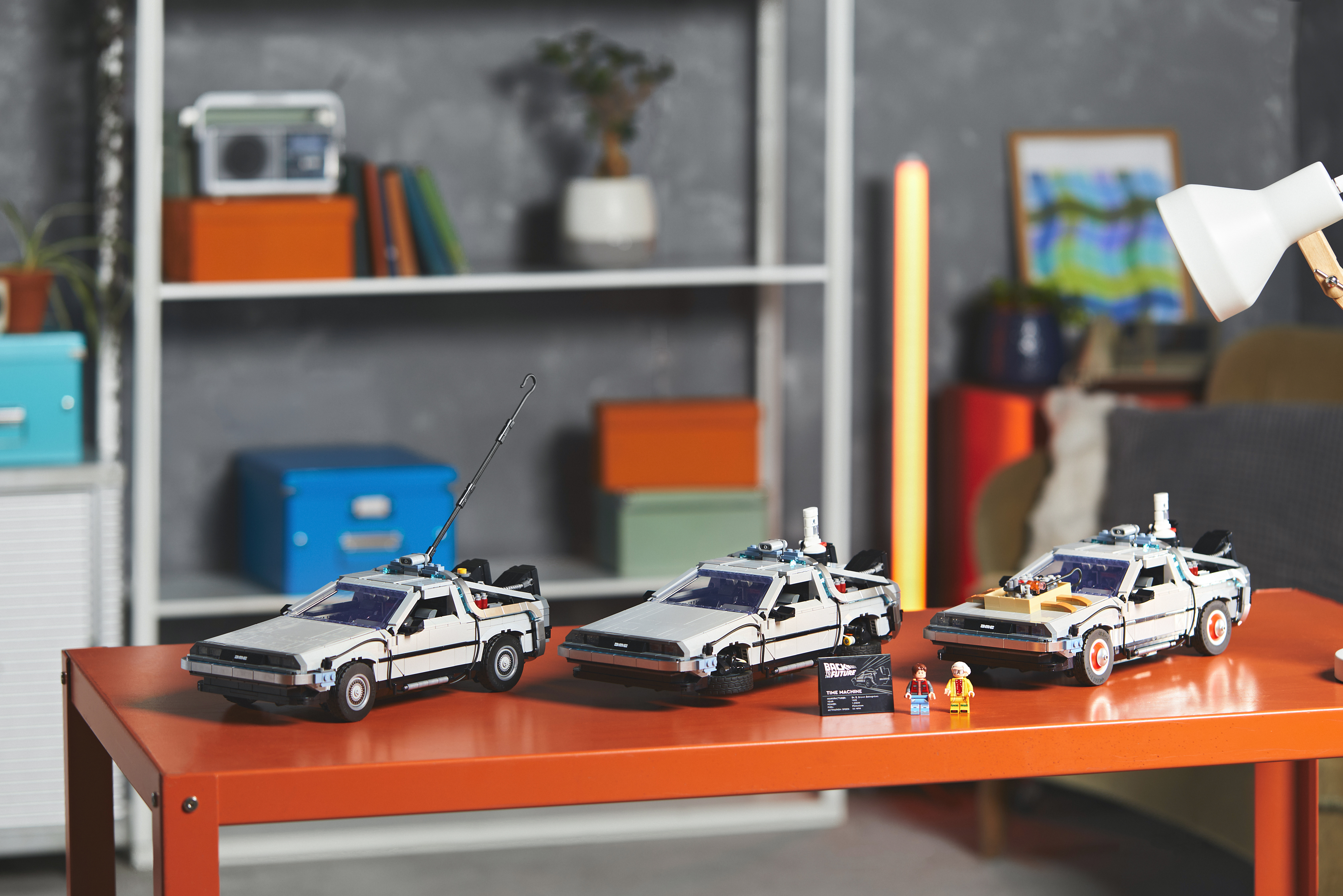 La DeLorean DMC-12 de Retour vers le futur disponible en Lego