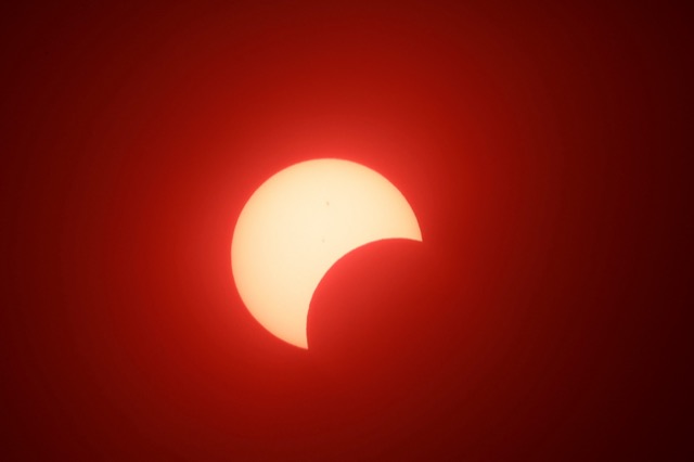 2023-10-14t211551z_503555164_rc2gs3apgse5_rtrmadp_3_solar-eclipse-brazil-taille640_652c3ca6ba968.jpg